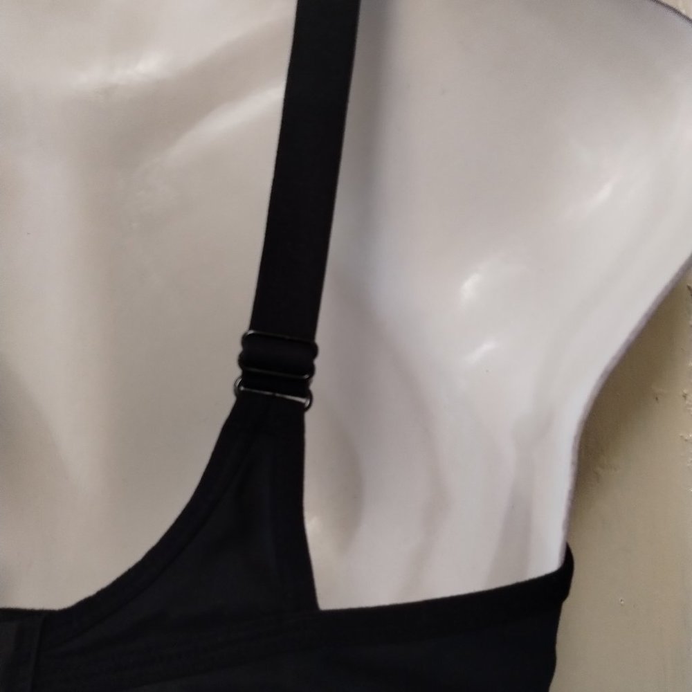 Black Women's Sports Bra - Picture 5 of 7